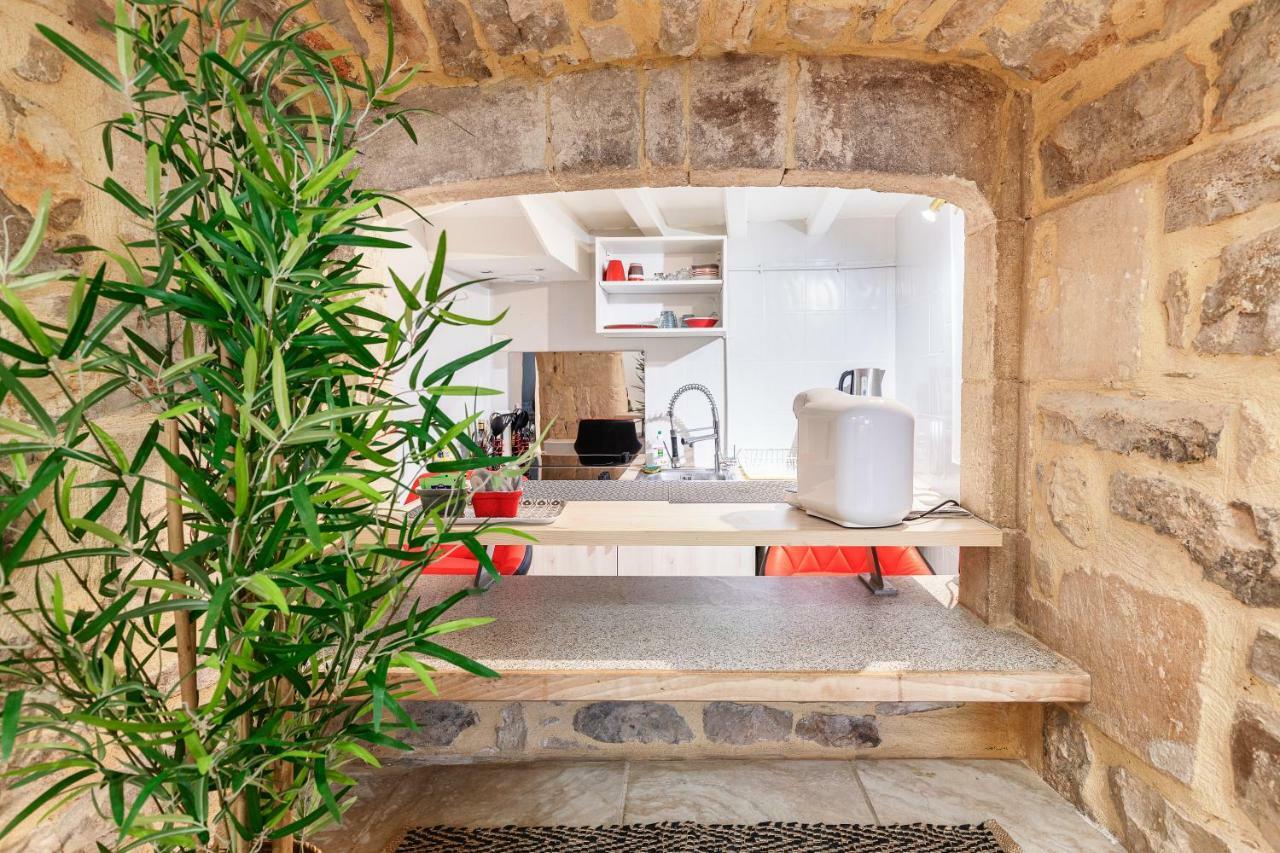 Calme Cocon Troglodyte Au Coeur De La Ville Apartment Nîmes Exterior foto